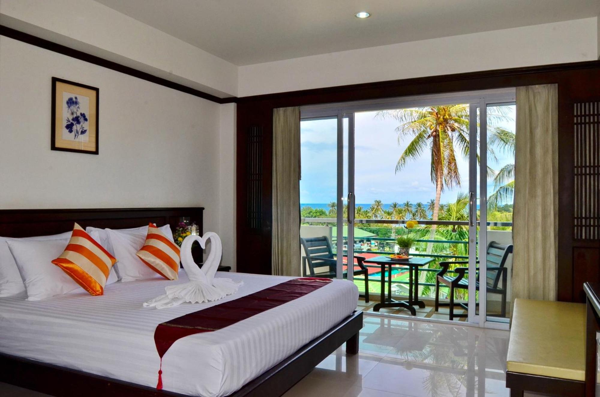 هتل فرست رزیدنس